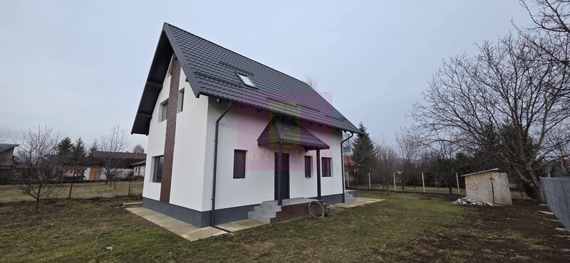Vila de vanzare cu 4 camere in Brebu